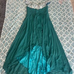 NEW Elegant Emerald Green Gown